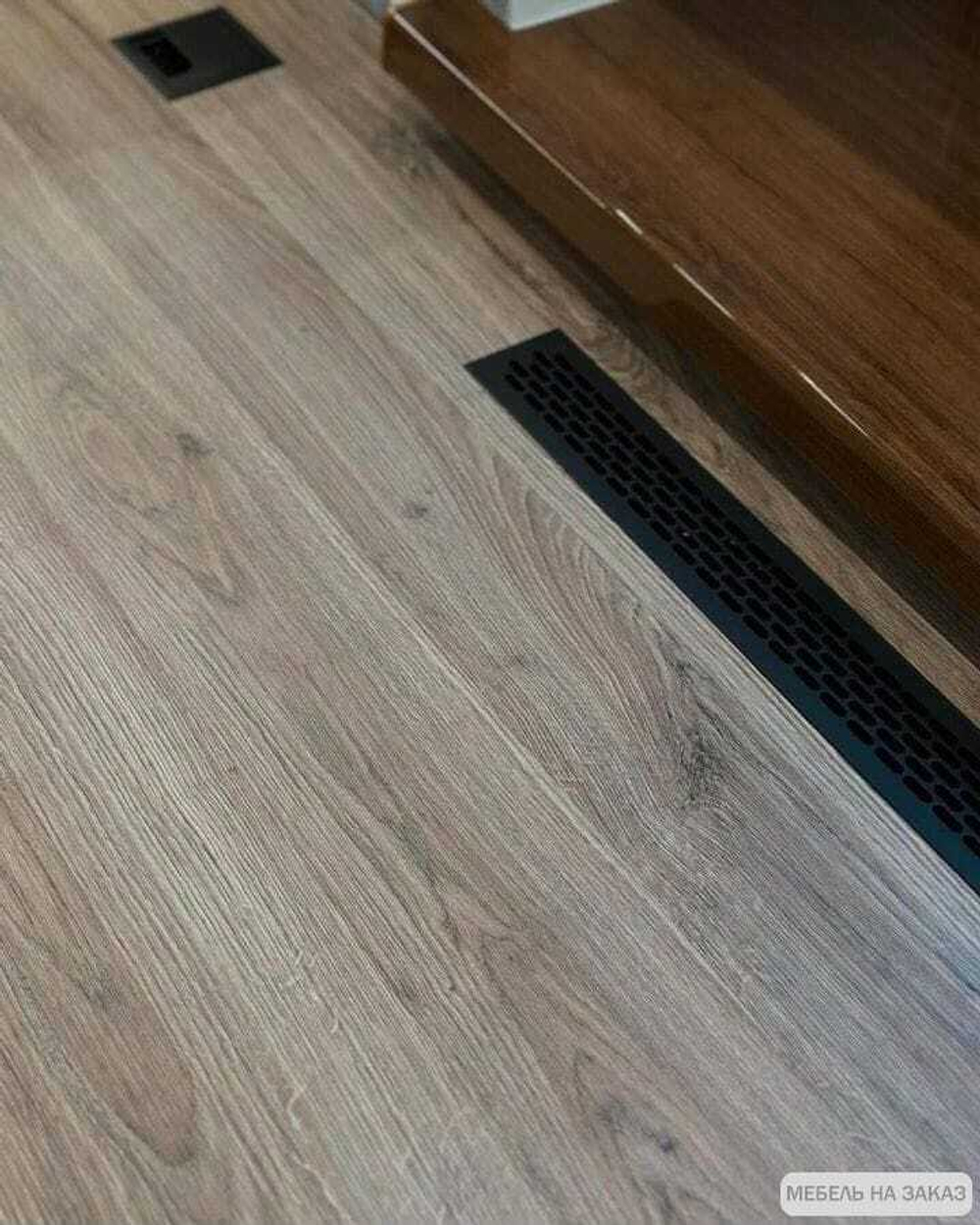 Рабочая зона у окна по индивидуальному проекту