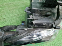 Битая Фара левая Toyota Land Cruiser 200 15-21 LED
