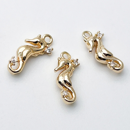 Подвеска Морской конек, цвет золото, фианиты, размер 14*6 мм, цена за 1 шт