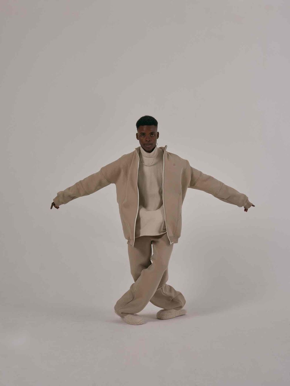 Толстовка One Two Multicolor с начесом на молнии просто серо-коричневый