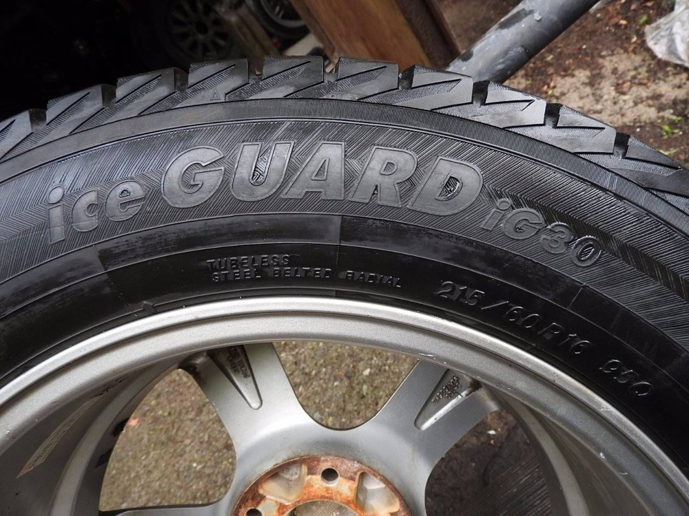 Шины Yokohama Ice Guard 215/60 R16 95Q 2 шт.