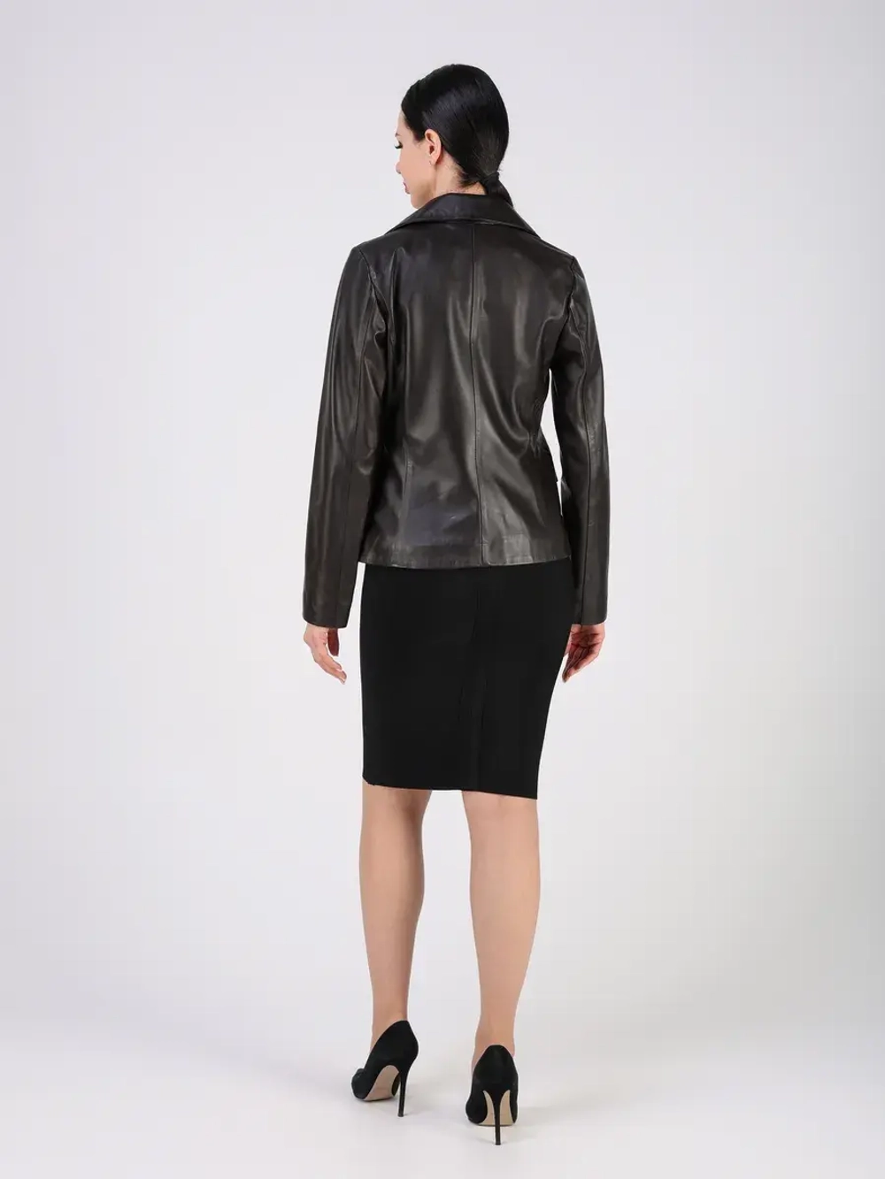 Кожаная куртка демисезонная блейзер