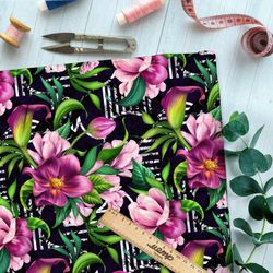 Ткань шифон живые розовые цветы в абстракции