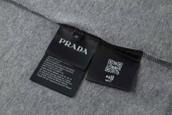 Футболка Prada