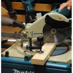 Пила торцовочная Makita комбипила LF1000