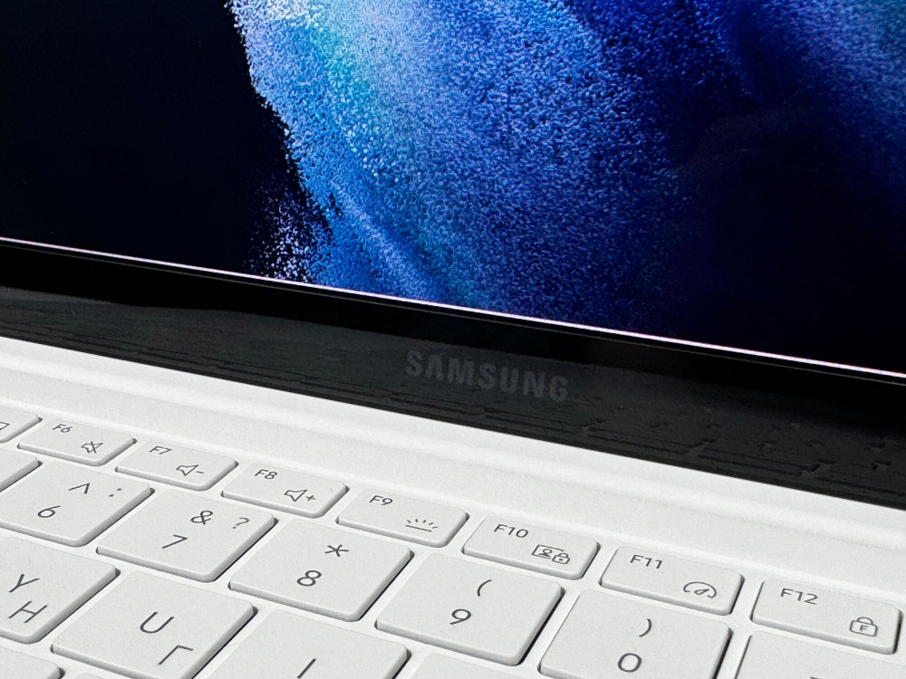 Ультрабук Samsung Galaxy 2 Pro i51240p/8GB(RAM)/512GB(SSD)15.3/FHD/60HZ/Win11