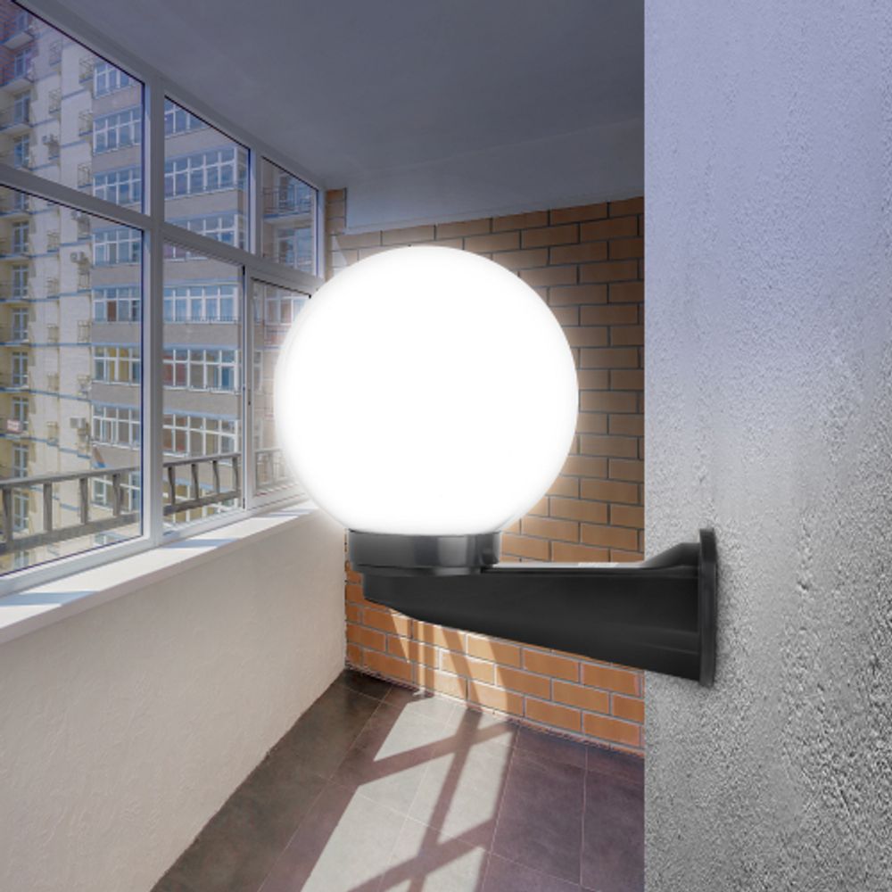 Садово-парковый светильник ЭРА НБУ 01-60-201 шар опаловый настенный IP44 Е27 max60Вт d200mm