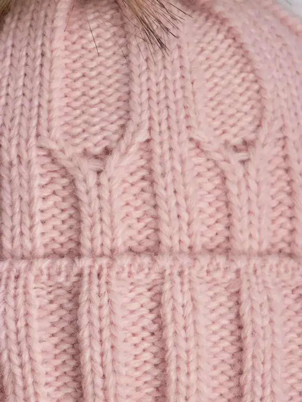 Шапка зимняя для девочки на завязках и снуд