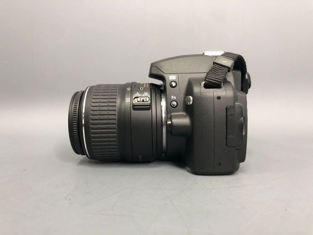 Nikon D40X Kit 18-55mm 1.600 кадров
