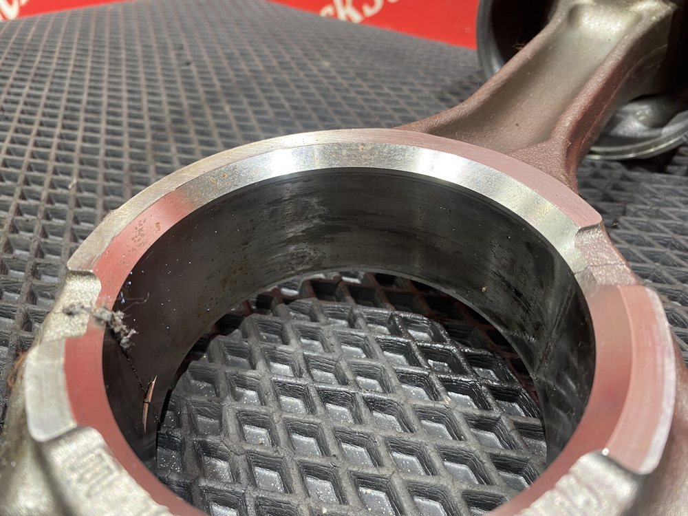 Поршень с шатуном 2018г