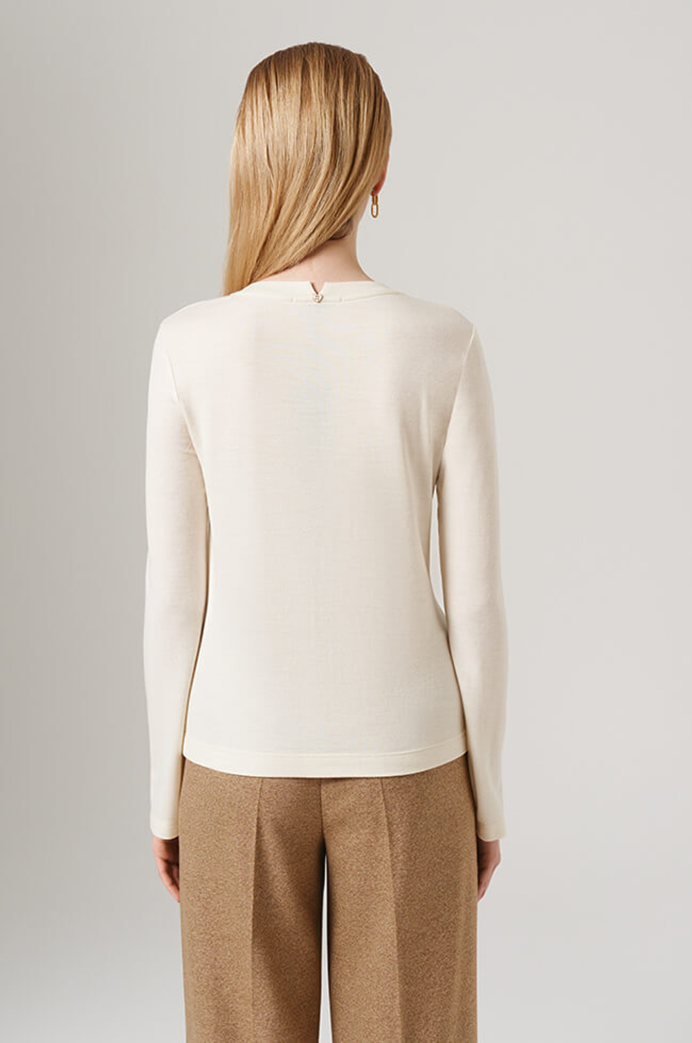 23095 Джемпер женский (молочный)