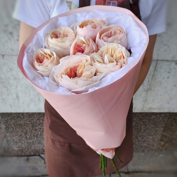 Букет из 7 ароматных пионовидных роз сорта "Charity"