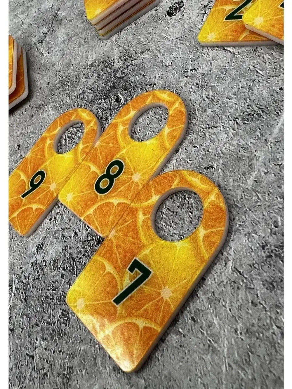 Номерки для гардероба акриловые 3х5 см