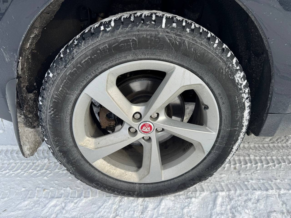 Jaguar F-PACE 2.0 Pure AWD