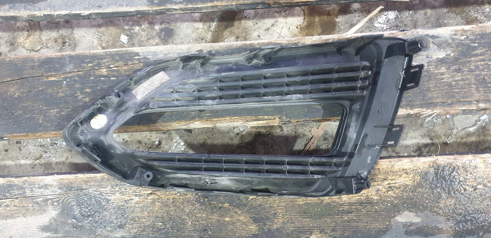 Накладка ПТФ левая Hyundai Solaris 2 (HCR) 17-20 Б/У Оригинал 86521H5000