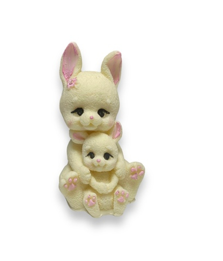 Фигурка из шоколадной глазури "Кролик мама с малышом" белая