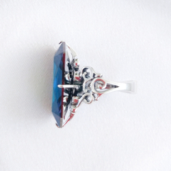 "Тенденция" кольцо в серебряном покрытии из коллекции "Подиум" от Jenavi