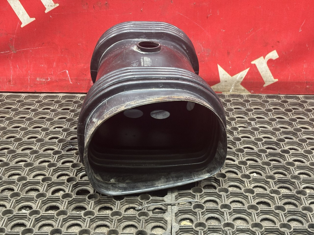 Патрубок воздушного фильтра