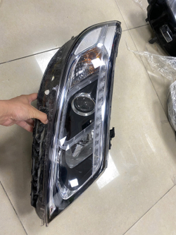 Фара ксенон левая Kia Sorento 2012-2014 оригинал