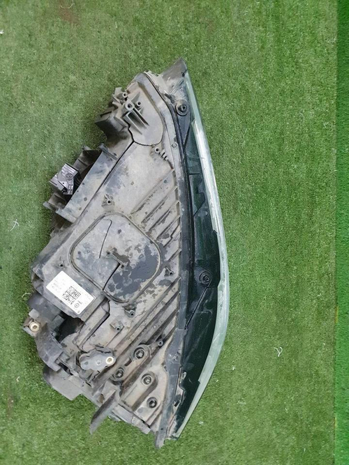 Битая Фара правая VW Passat B8 (2014-2020) LED