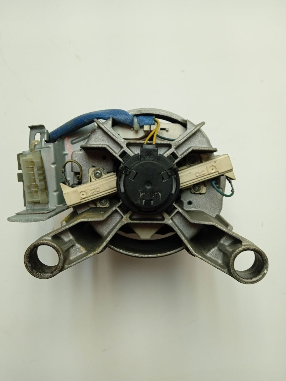 WFO2042OE кт1 Электродвигатель для стиральной машины Bosch 144797 б/у 6 контактов