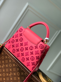Louis Vuitton Capucines BB