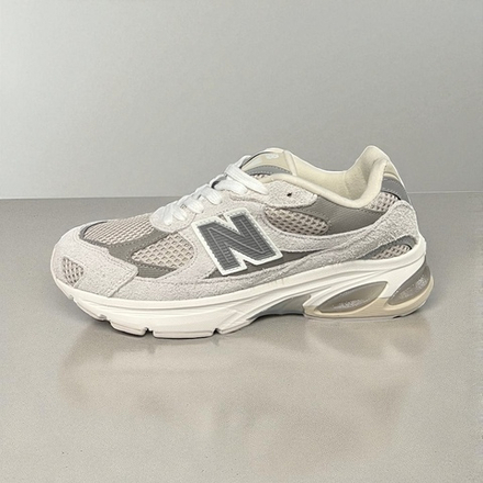 New Balance 2010 • Cream White