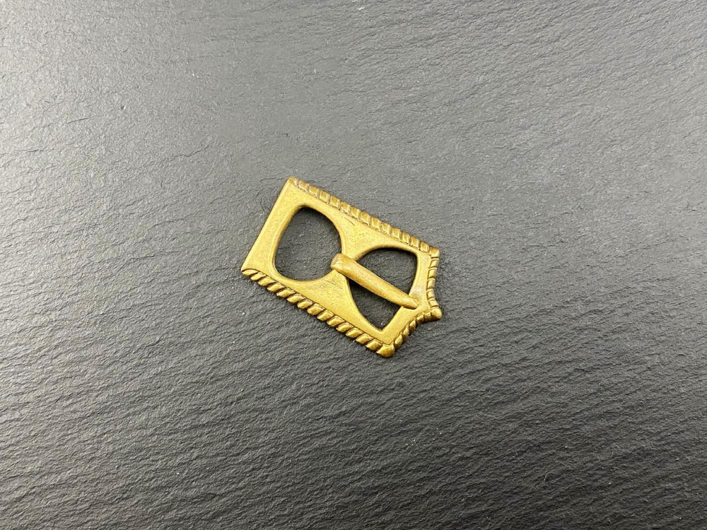 Пряжка. Финны, Новгород 12-13 в.