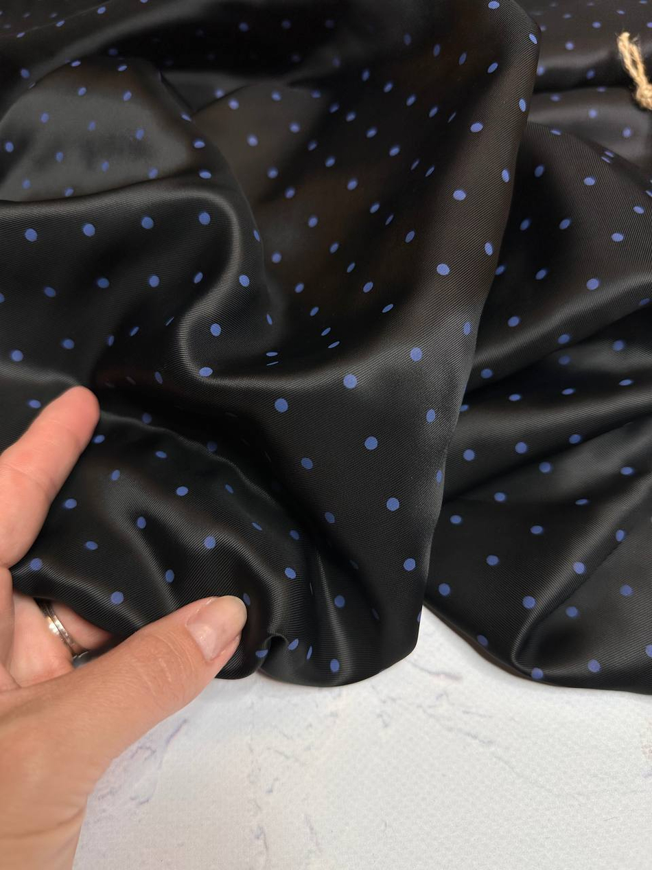 Вискоза подкладочная с узором (100%вискоза, Черный фон/фиолетово-синий мелкий горох, 137, 75 гр/м2)