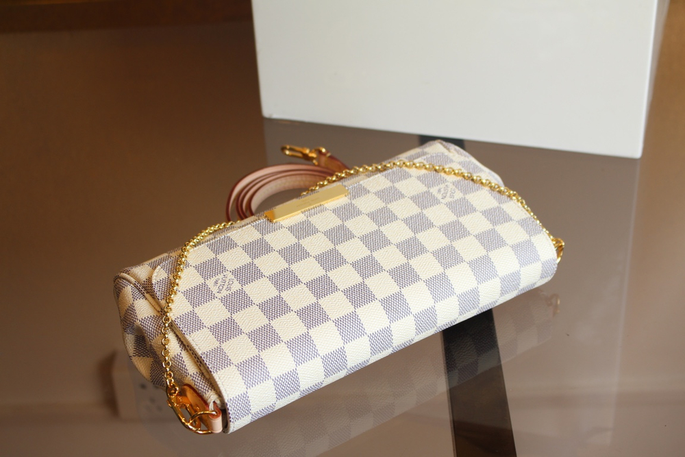 Louis Vuitton Favorite MM