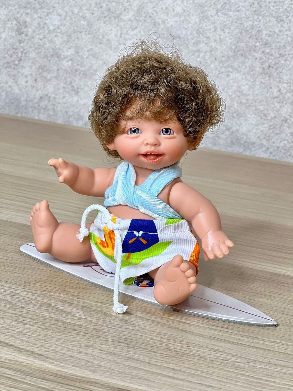 Кукла LAMAGIK виниловая 18см Gestitos Surfero (406A)