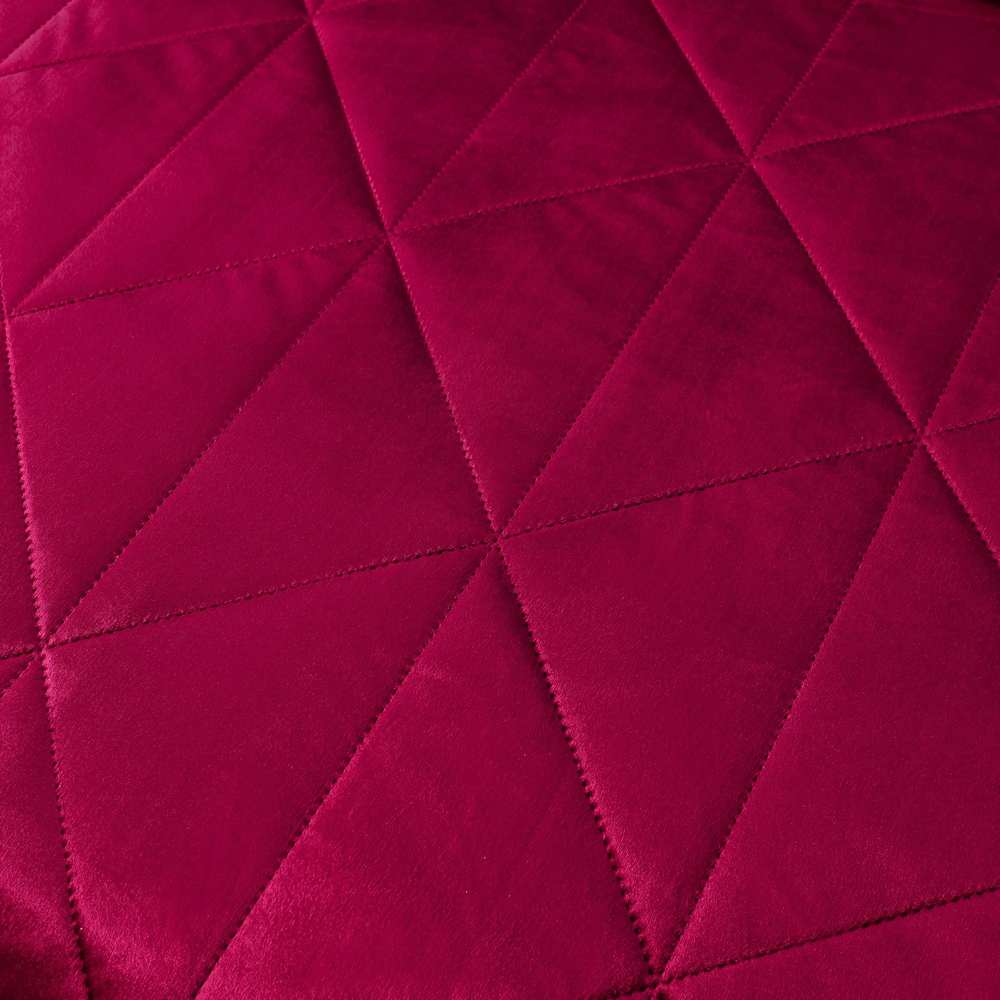 Велюровое покрывало в клетку с наволочками OVL035