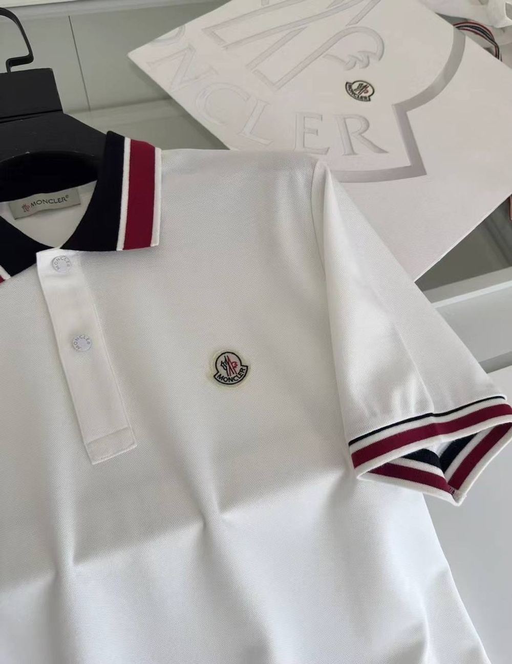 Поло Moncler