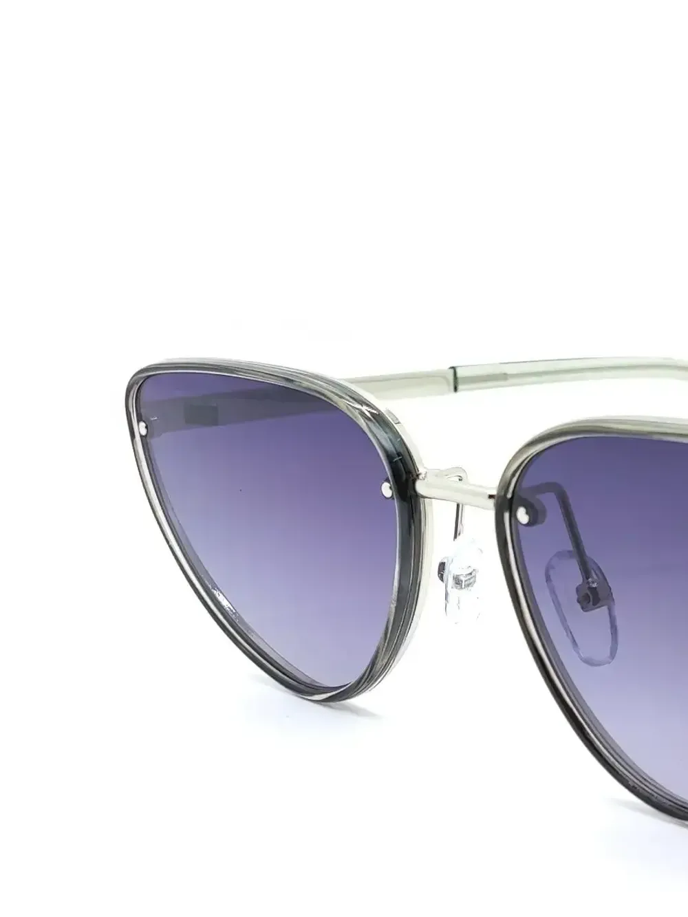 Очки солнцезащитные