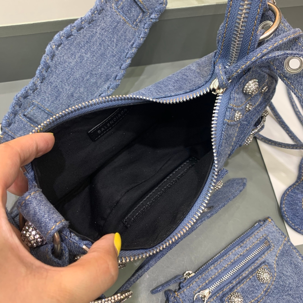 Balenciaga Le Cagole 26 cm