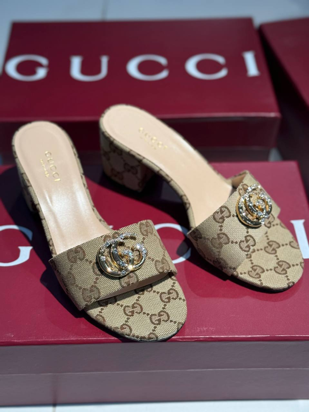 Босоножки Gucci
