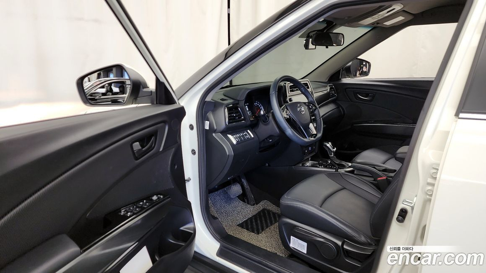 KG Mobility (Ssangyong) Very New Tivoli Бензин 1.5 2WD (06.2021)