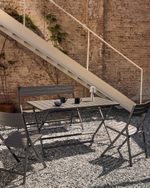 Складная уличная скамейка Torreta из алюминия с черной отделкой