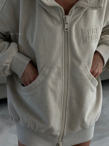Серая флисовая куртка-худи