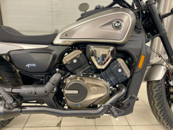 QJMOTOR SRV 600 V (Gray)