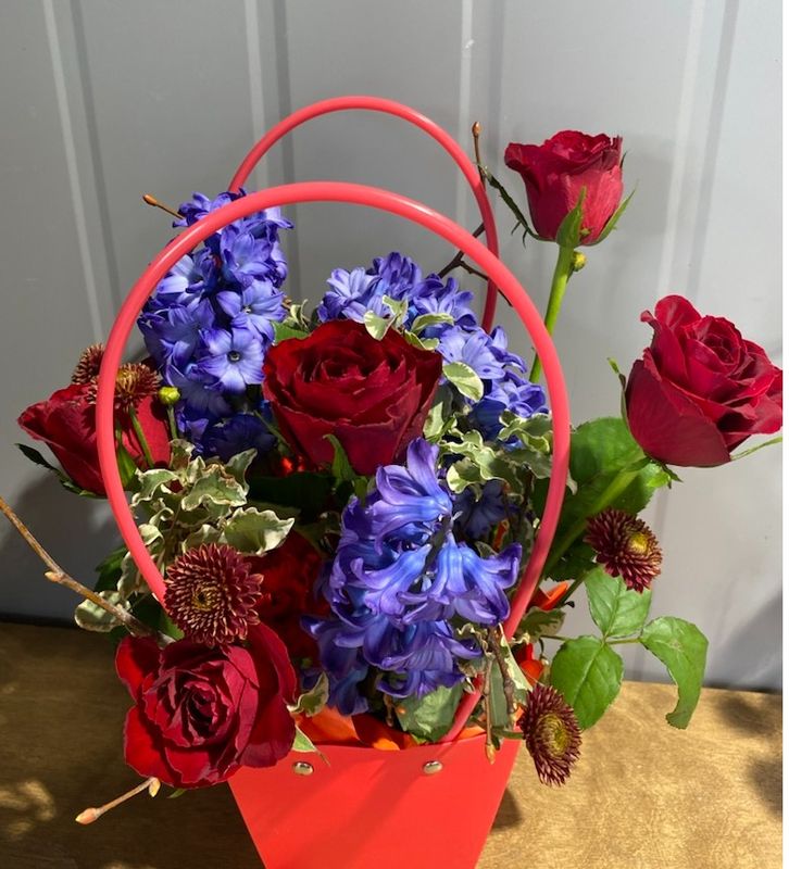 Композиция "Яркий комплимент"