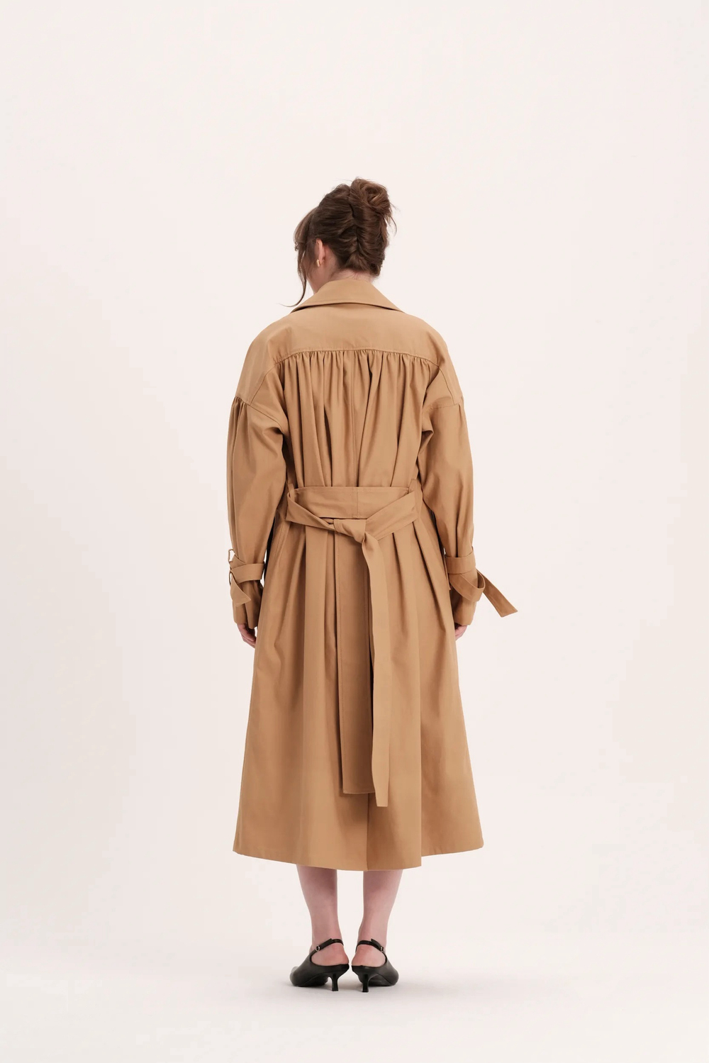 Классический бежевый тренч