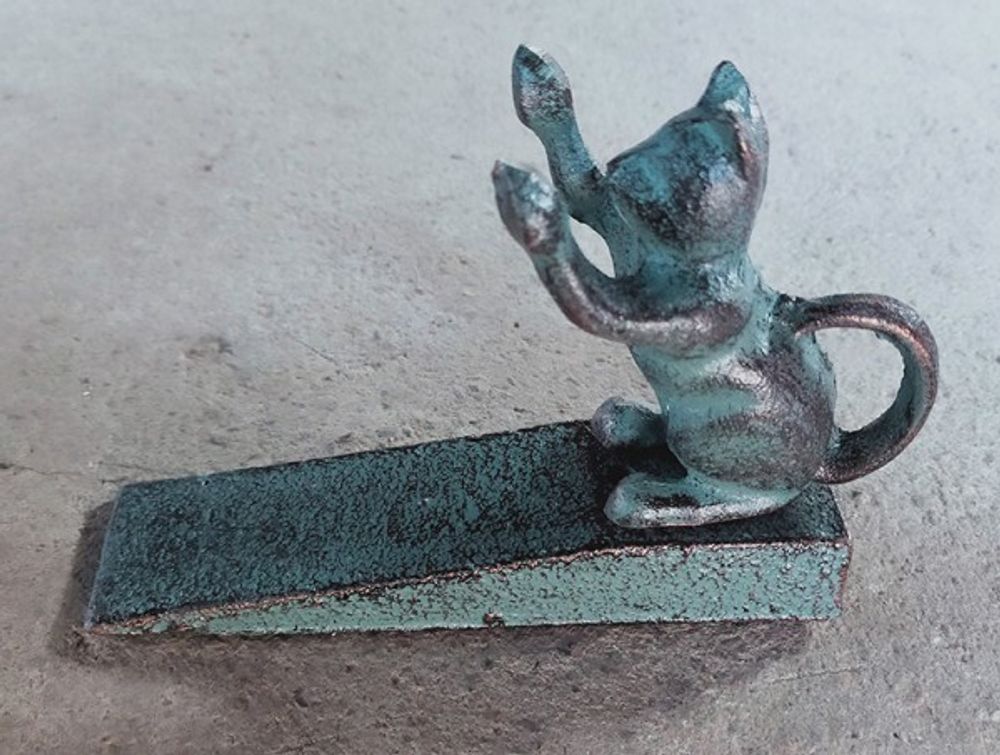 Iron Garden Дверной упор "Кошка играющая"