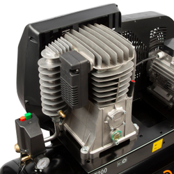 WDK-92060 Компрессор поршневой с ременным приводом 606 л/мин, 4 КВт, 380 В, ресивер 200 л