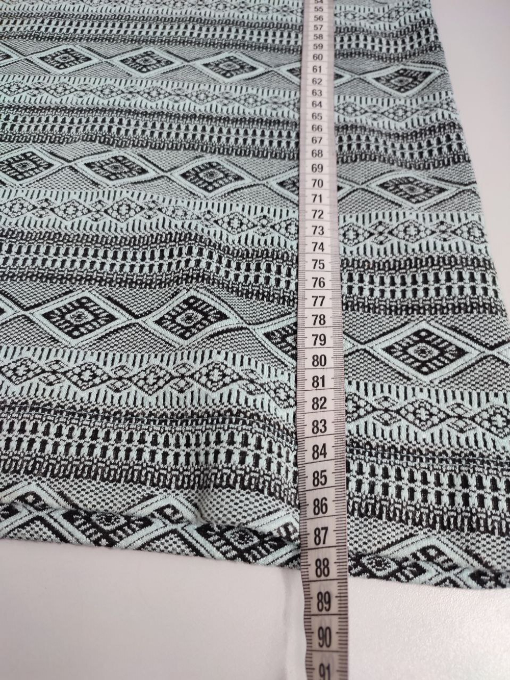 Платье H&M с орнаментом 42 размер