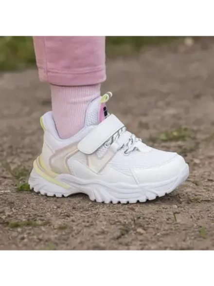 Кроссовки для девочки.