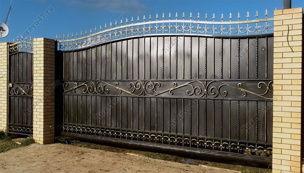 Распашные кованые ворота 3