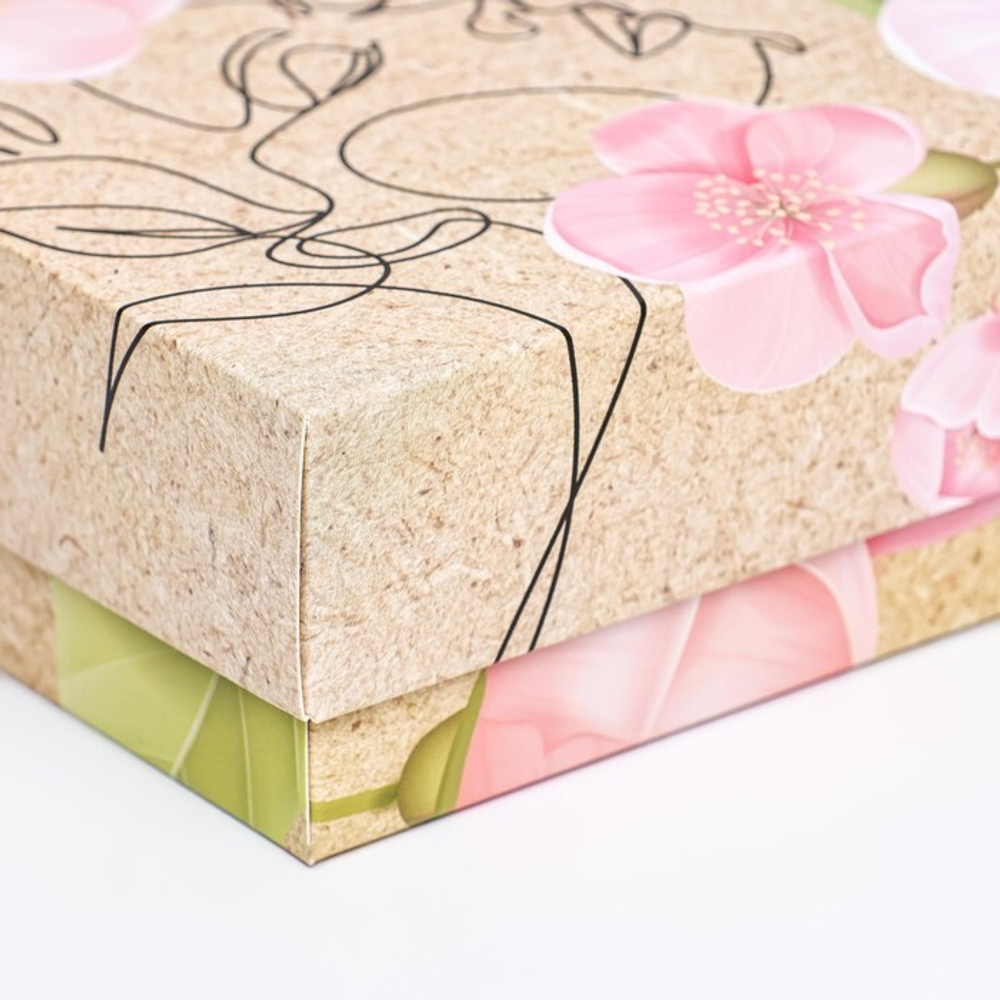 Подарочная коробка сборная "Цветочный силуэт" 16,5 х 12,5 х 5,2 см