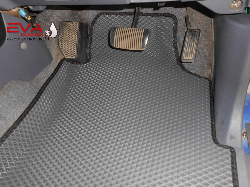 Toyota Land Cruiser Prado 2 поколение J90 (05.1996 - 08.2002) правый руль, 3 двери