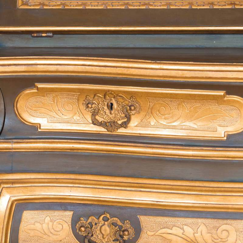 Секретер в дворцовом стиле